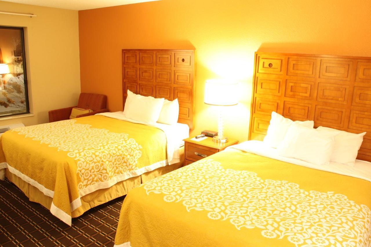 Days Inn By Wyndham Black River Falls - Access To Atv Trail Exterior photo